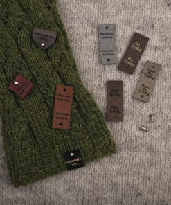 Handmade merkit - Niittikiinnitys