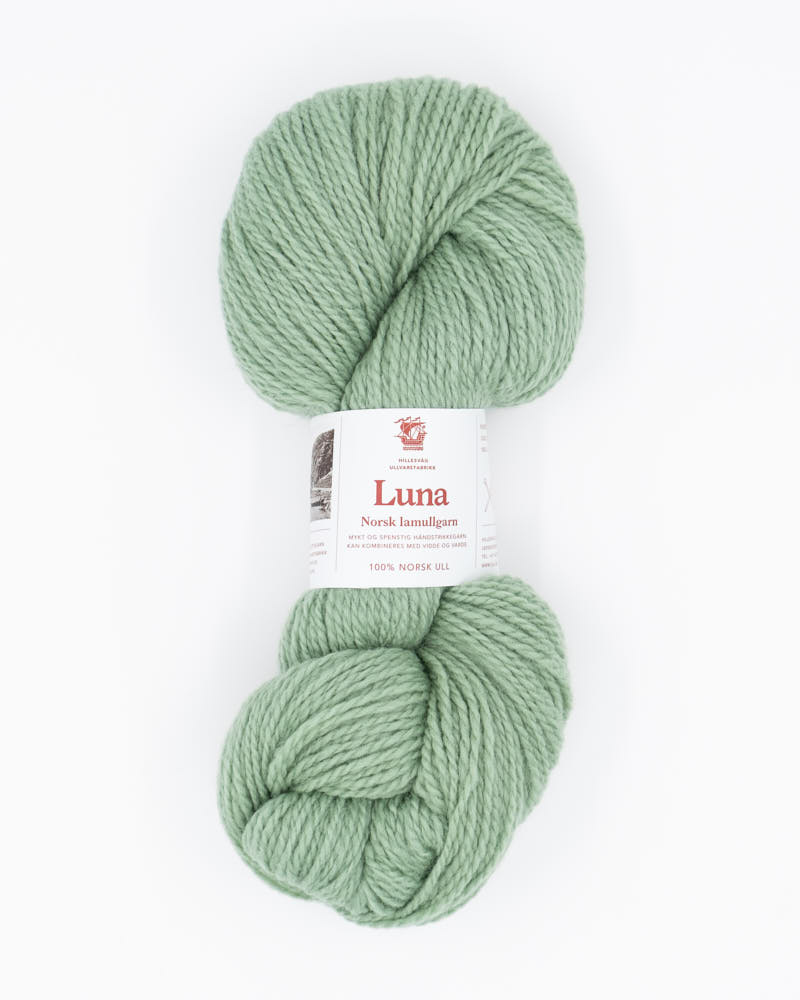 446 støvet lys grønn